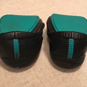Size 5 black Tieks